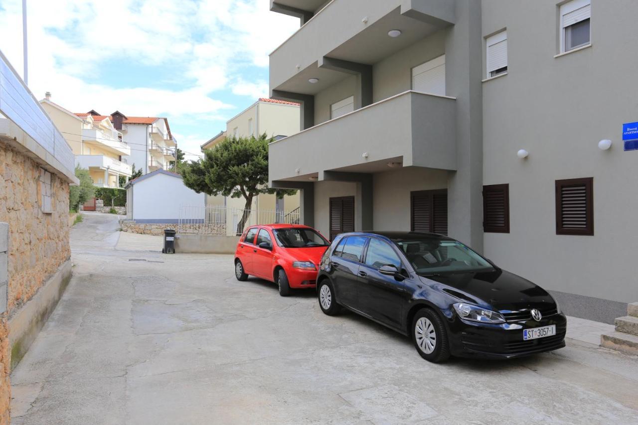 Apartments By The Sea Nemira, Omis - 17039 Tice Εξωτερικό φωτογραφία