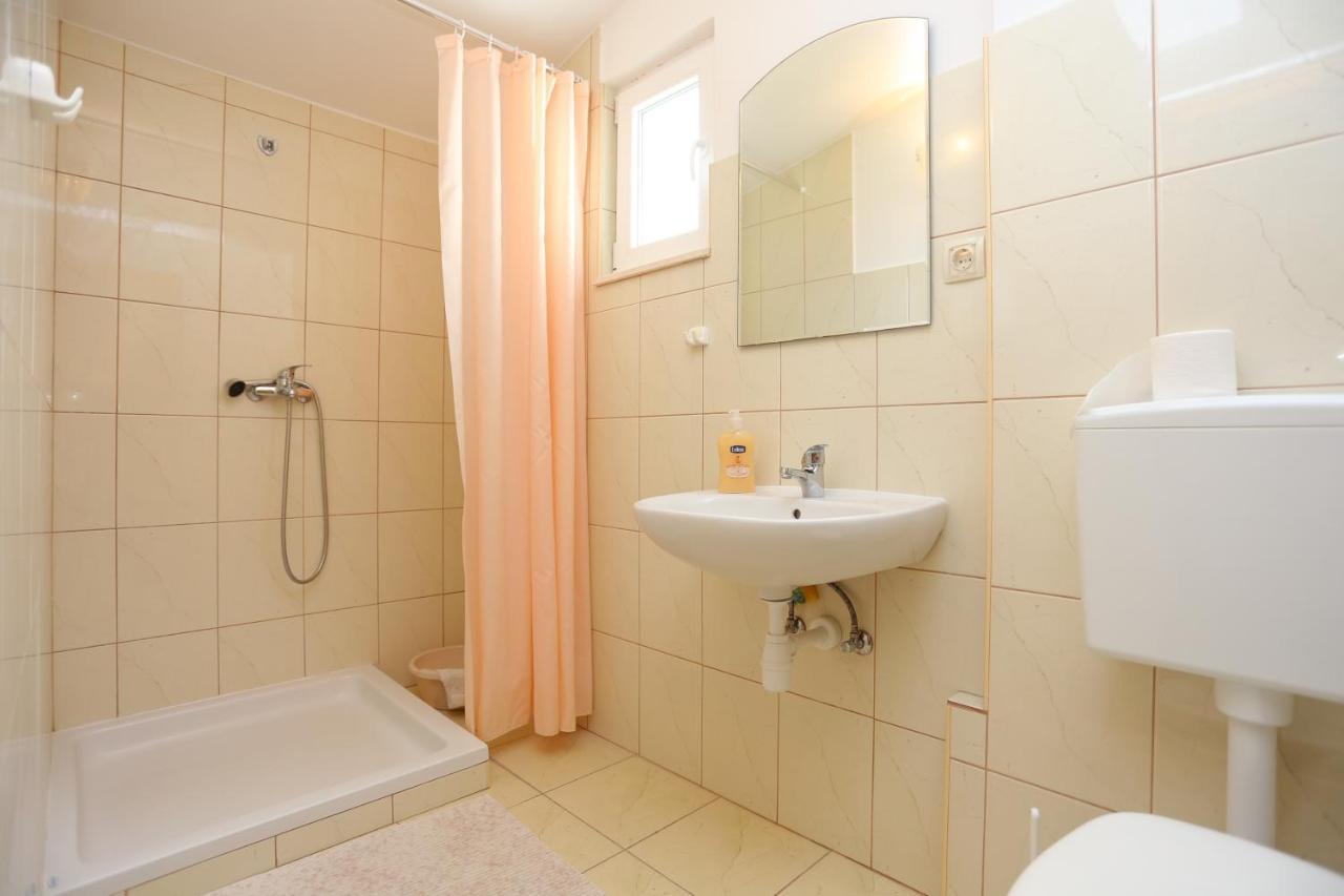 Apartments By The Sea Nemira, Omis - 17039 Tice Εξωτερικό φωτογραφία