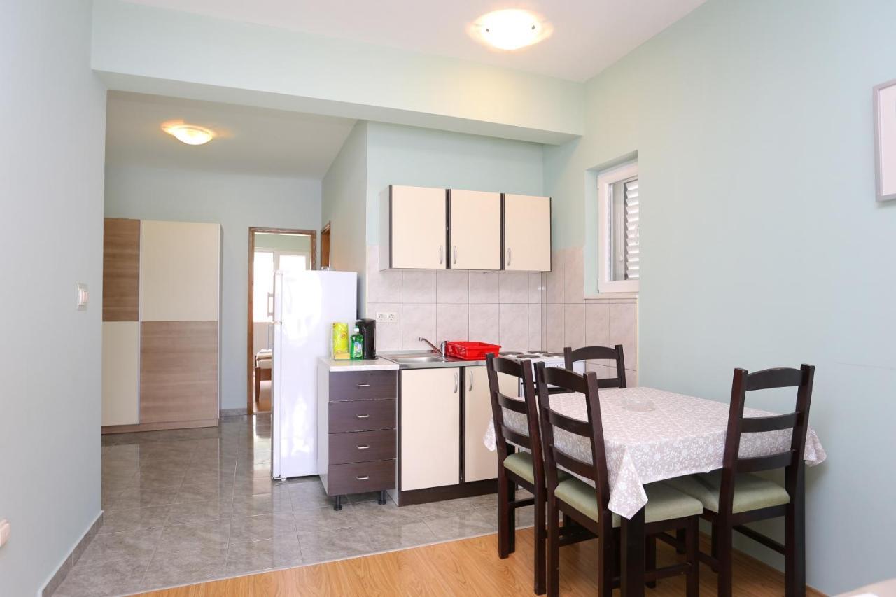 Apartments By The Sea Nemira, Omis - 17039 Tice Εξωτερικό φωτογραφία