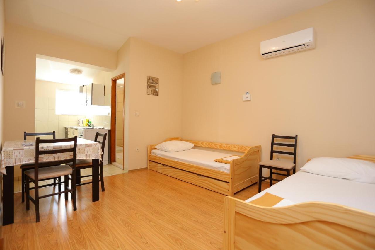 Apartments By The Sea Nemira, Omis - 17039 Tice Εξωτερικό φωτογραφία